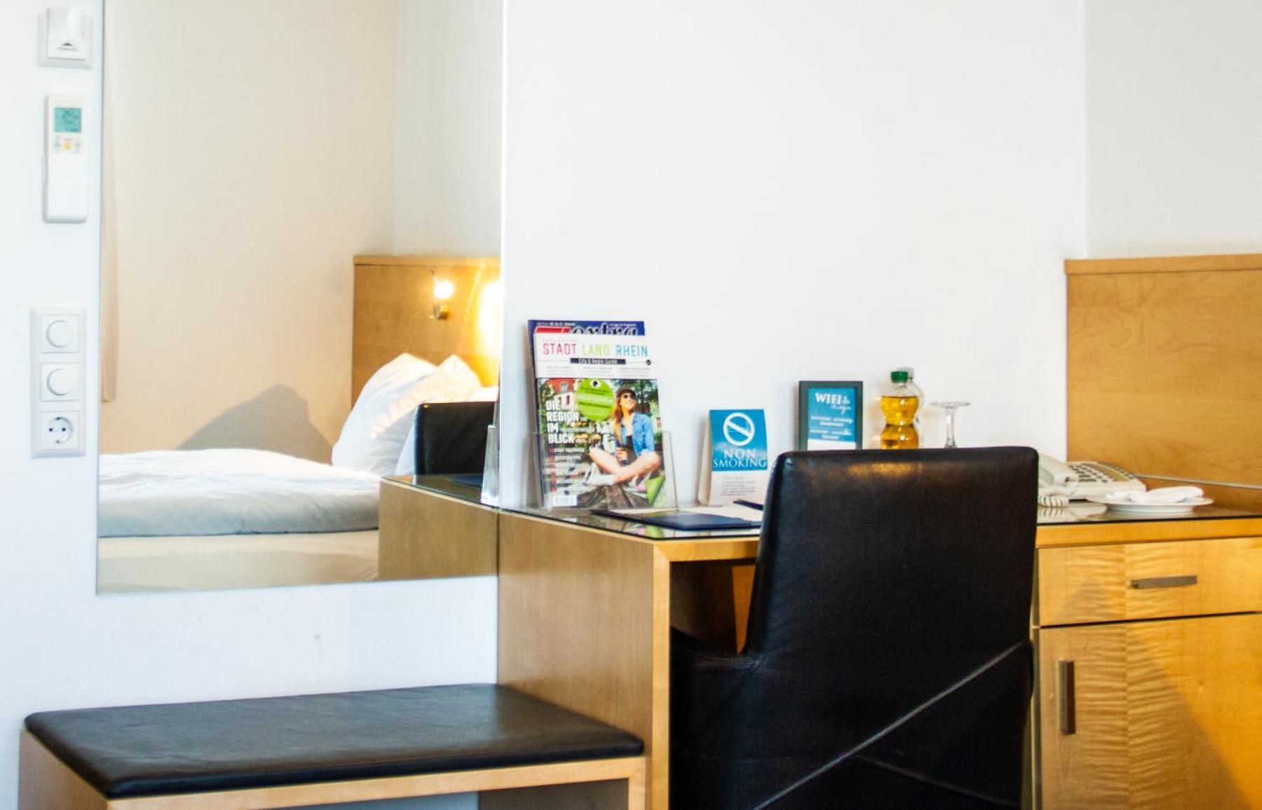 Hotel-Restaurant Steuermann Karlsruhe Zewnętrze zdjęcie